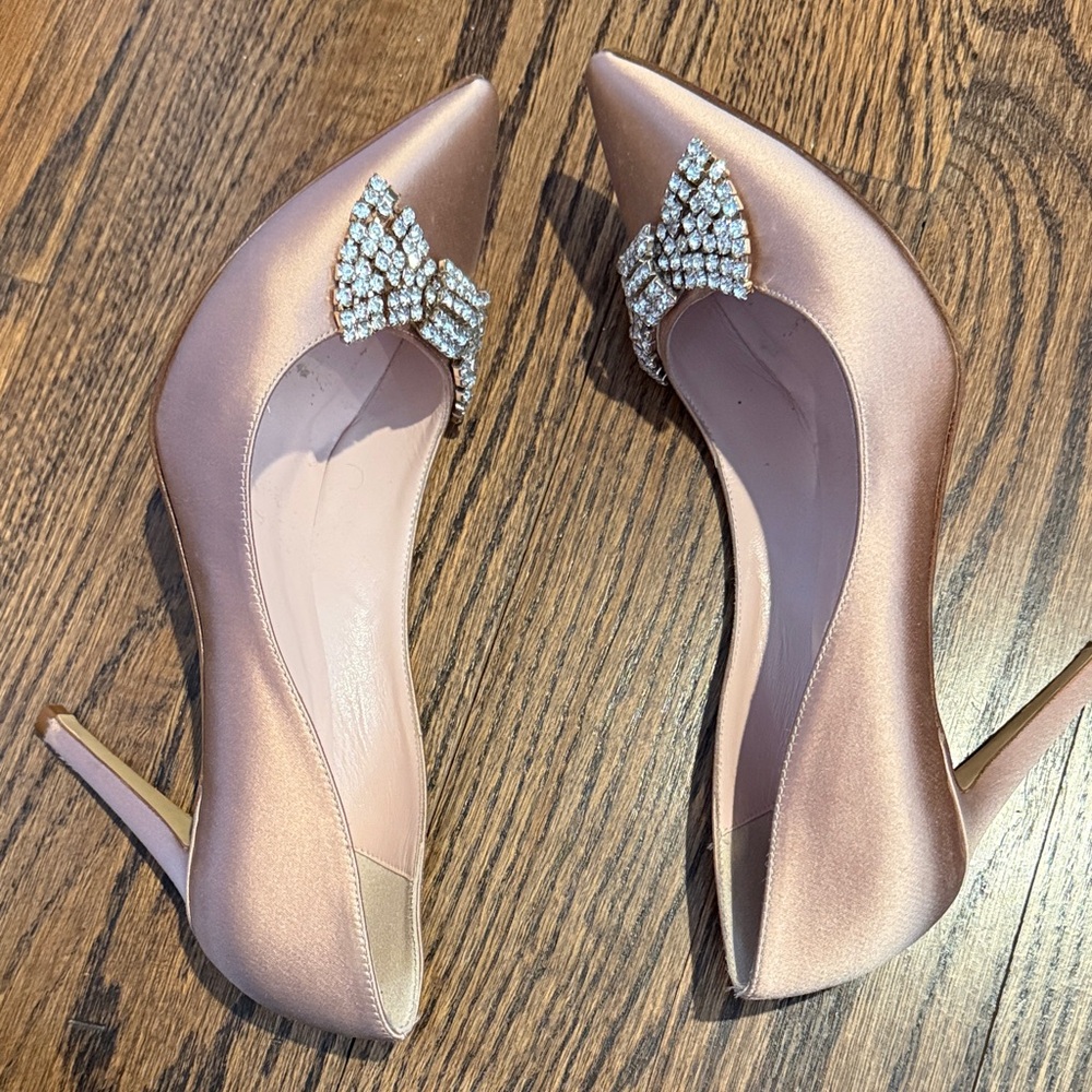 Kate Spade Shimmering Gold Heels with Crystal Bow - Picture 4 of 6